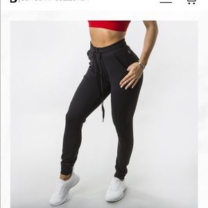 Buffbunny Joggers XS